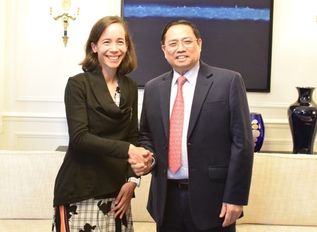 Le PM Pham Minh Chinh propose au COVAX de continuer à distribuer plus de vaccins au Vietnam